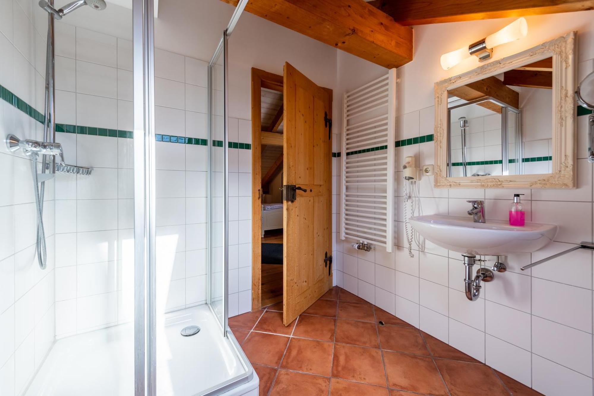 Wald Apartments Bei Schlossgaststaette Hohenberg - Seeshaupt, Suedlicher Stanberger See, Kostenfrei Parken, Ladestation Fuer Auto Und Fahrad, Wlan, Natur Pur Zewnętrze zdjęcie